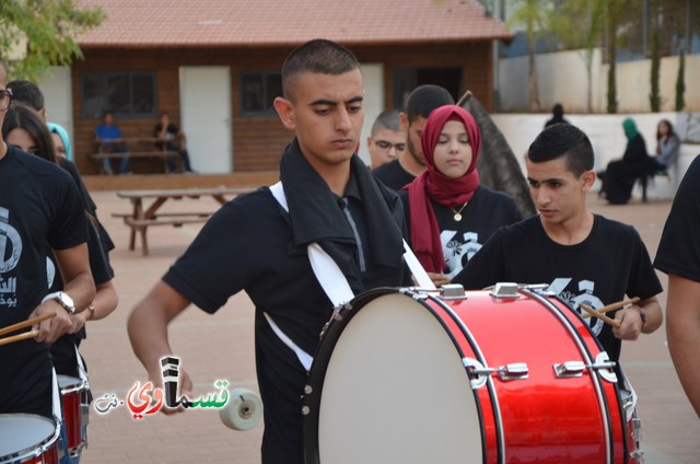 فيديو : الثانوية الجديدة تُبدع في اخراج تحفة فنية للفنان القسماوي عبد التمام ..ايها السادة .. هكذا يُحترم من اعطى للذكرى ..  